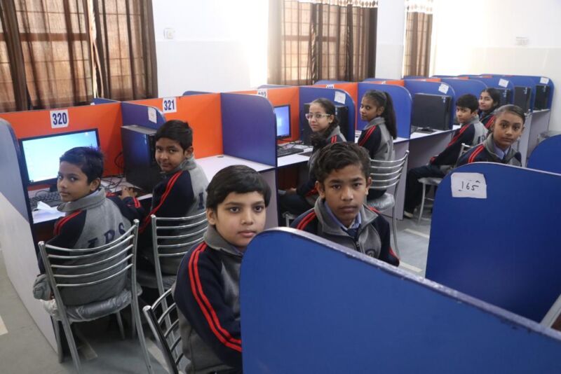 Computer lab – INDER SINGH PUBLIC SCHOOL